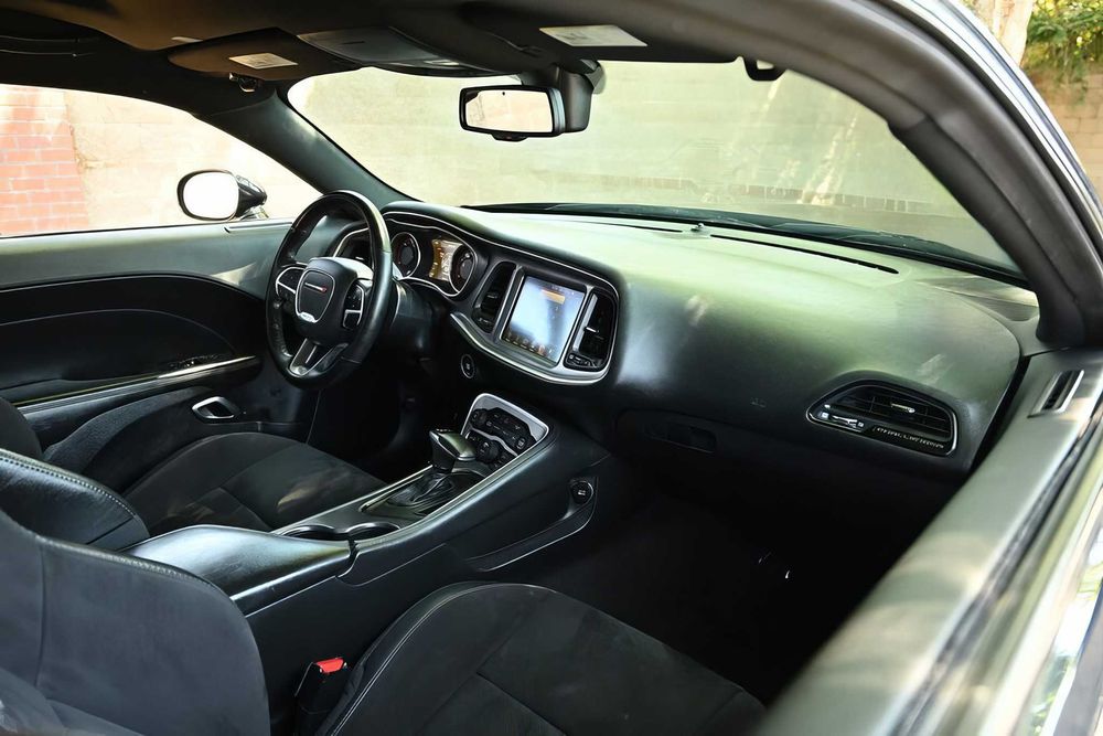 Dodge Challenger      2019