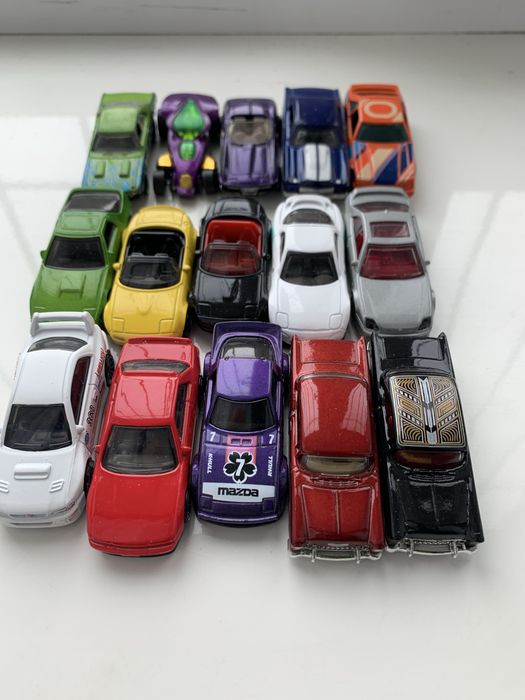 Продам Машинки Hot Wheels (цена за все)