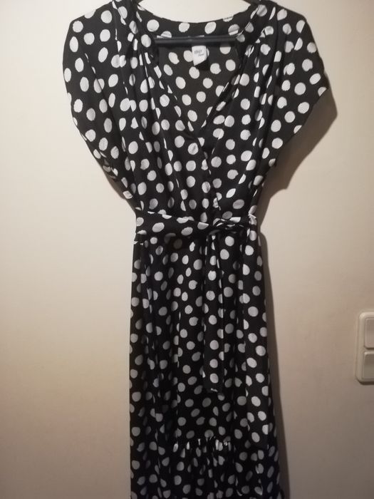Vestido às bolas