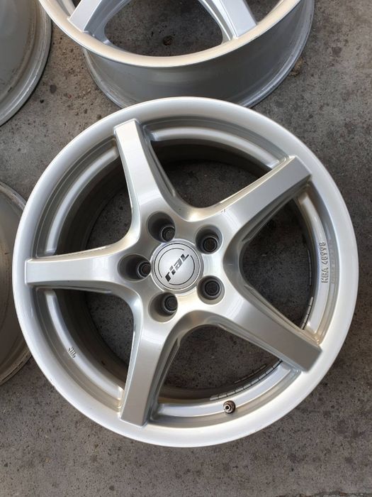 Felgi 17cali Et28 Audi A4 B8 A5 A6 Q5 Volkswagen