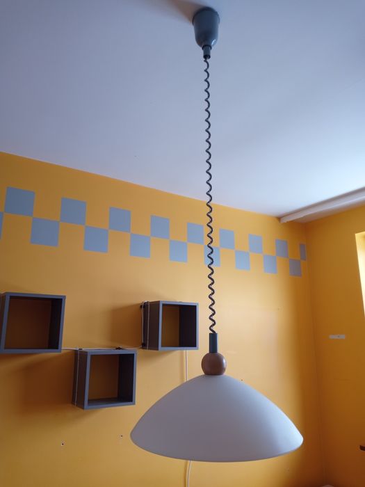 Lampa sufitowa, wisząca z regulacją wysokości