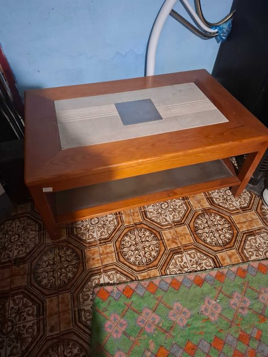 Mesa de centro em madeira macica