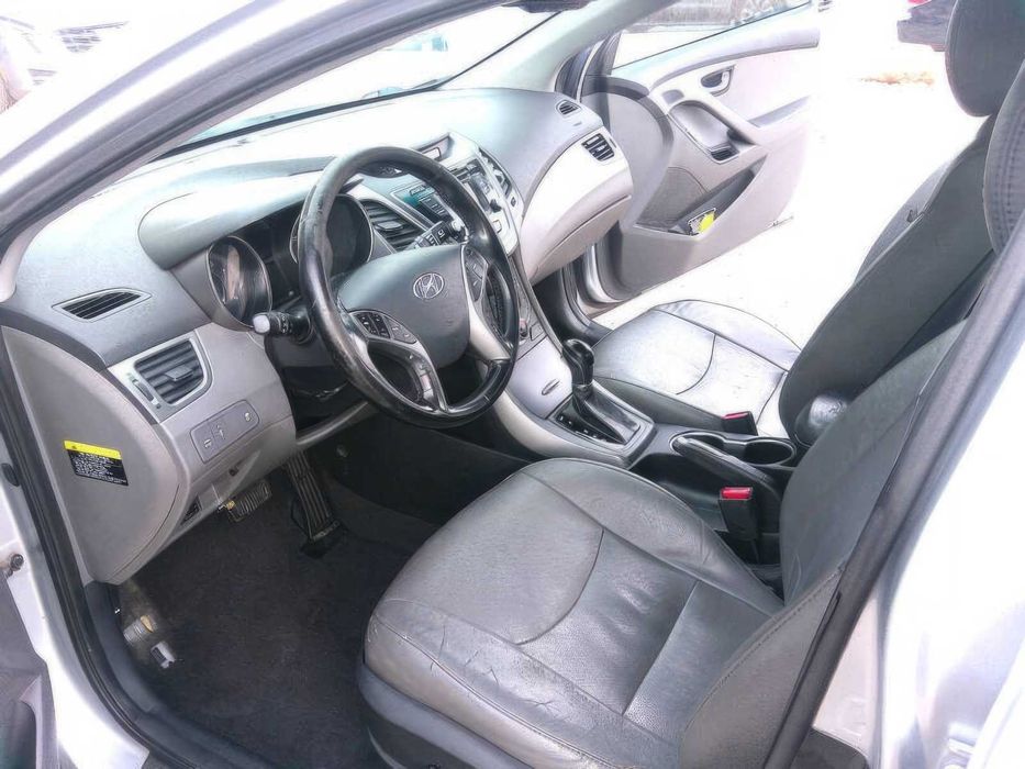 Hyundai Elantra SE      2014
