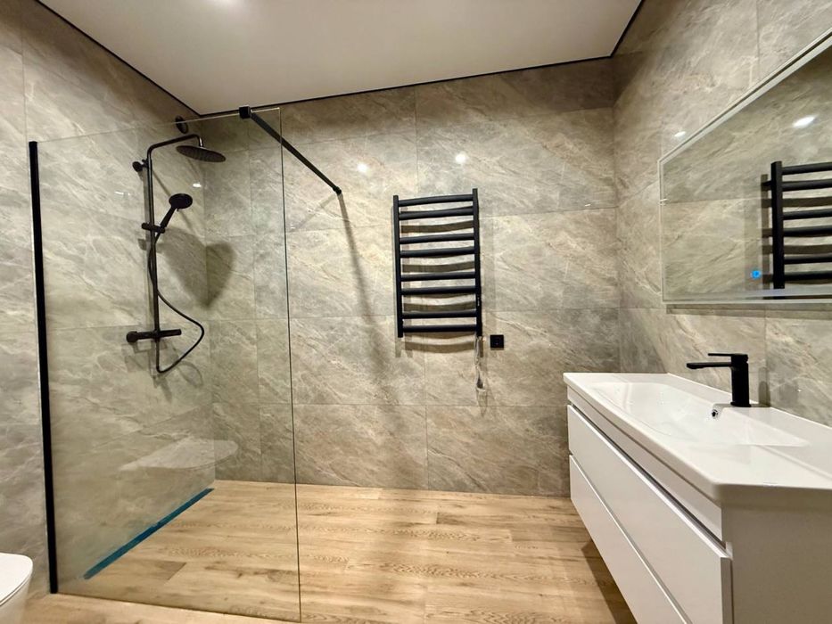 Сучасний будинок з ремонтом у Дмитрівці