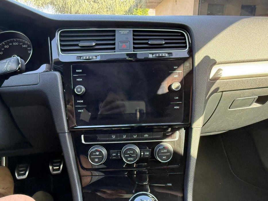 Volkswagen Golf VII