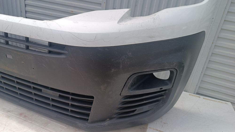 Vendo parachoque de frente Peugeot partner ano 2020