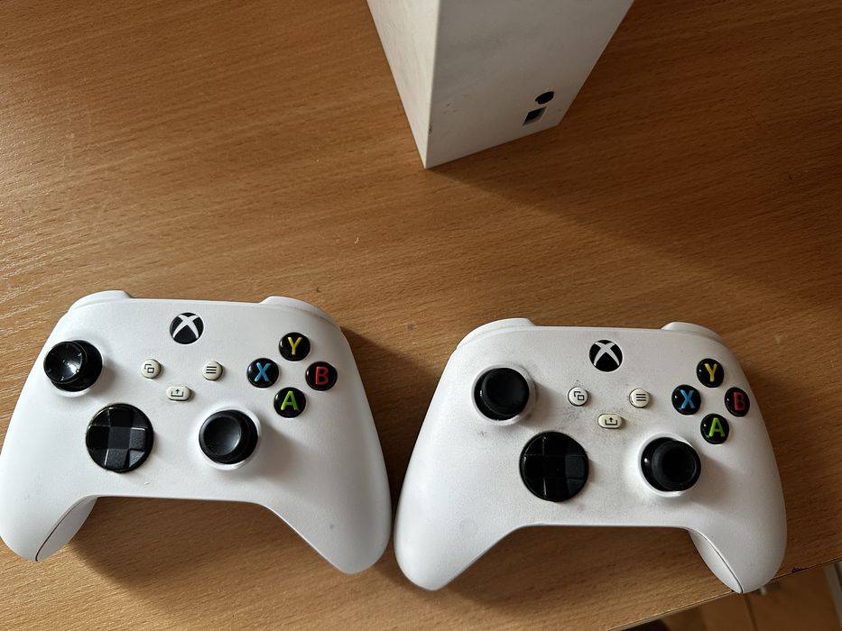 Xbox series S, 512гб, 2 геймпади