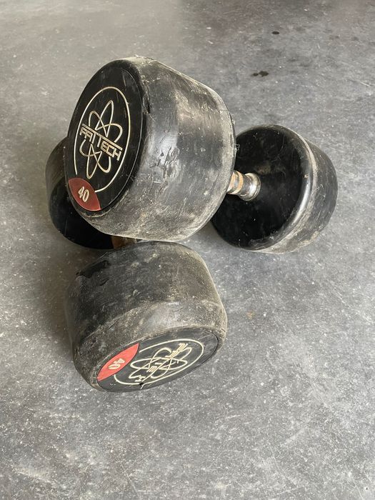 Dois alteres cada um peso 40kg em óptimo estado.