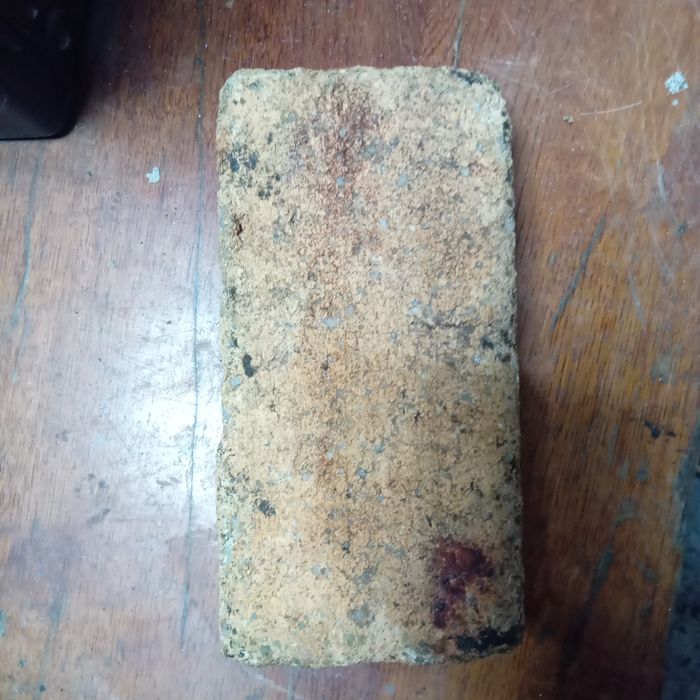 Продам.Цегла реаритет.