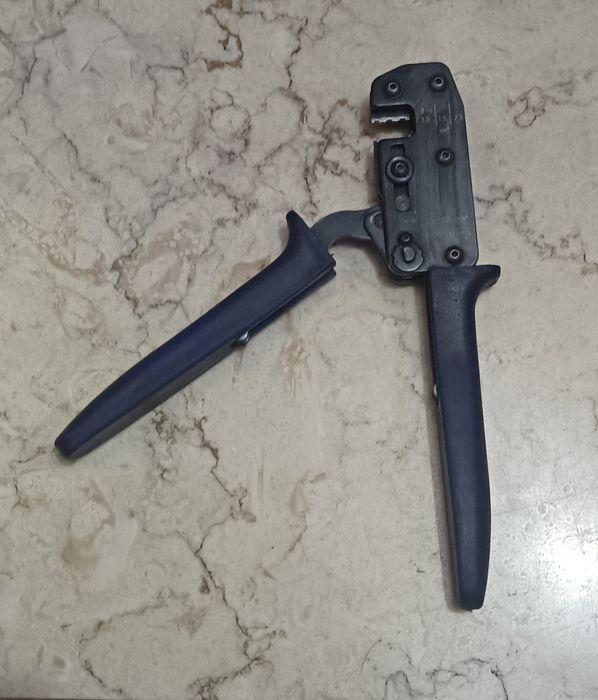 Alicate Harting e outros