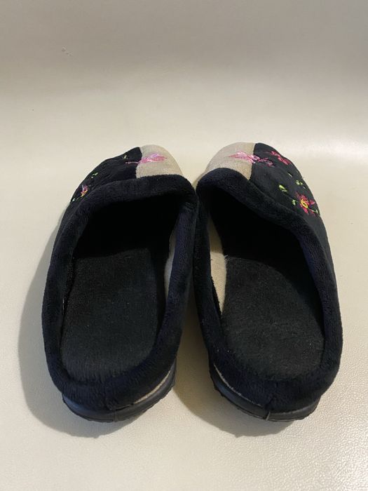Chinelos de quarto de senhora novos, ainda por utilizar, estilo mule.  Tamanho 37