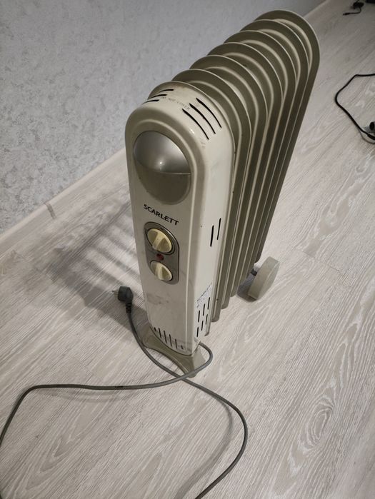 Обігрівач масляний Scarlett