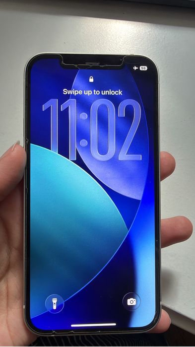 iPhone 12 usado porem como novo