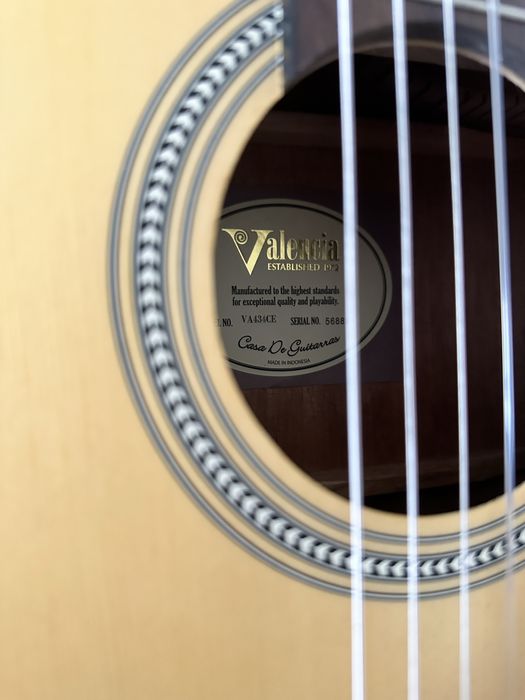 Guitarra castanha-clara VALÊNCIA