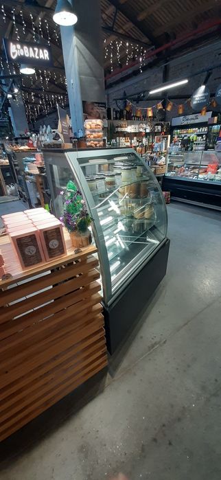 Lada witryna chłodnicza narożna