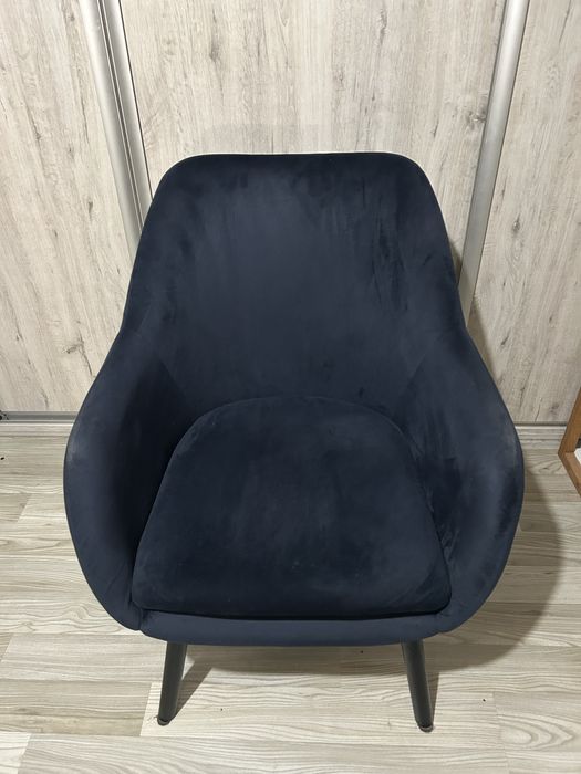 Fotel granatowy
