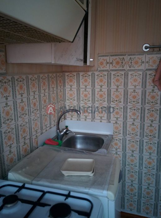 Продається 2 кімнатна Сталінка