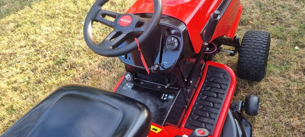 Kosiarka traktorek Jonsered  Lt2217 Cma