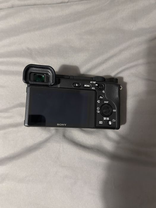 Sony A6400 + 16-50mm
