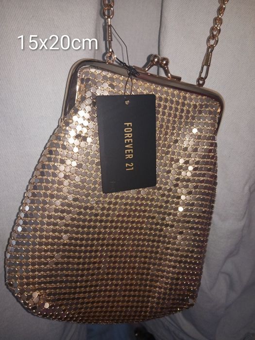 Clutch mala dourada Chainmail F21 nova. 20x15cm.