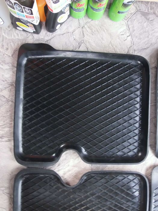 Dywaniki Gumowe 900 FIAT Cinquecento 700 Korytkowe Wycieraczki