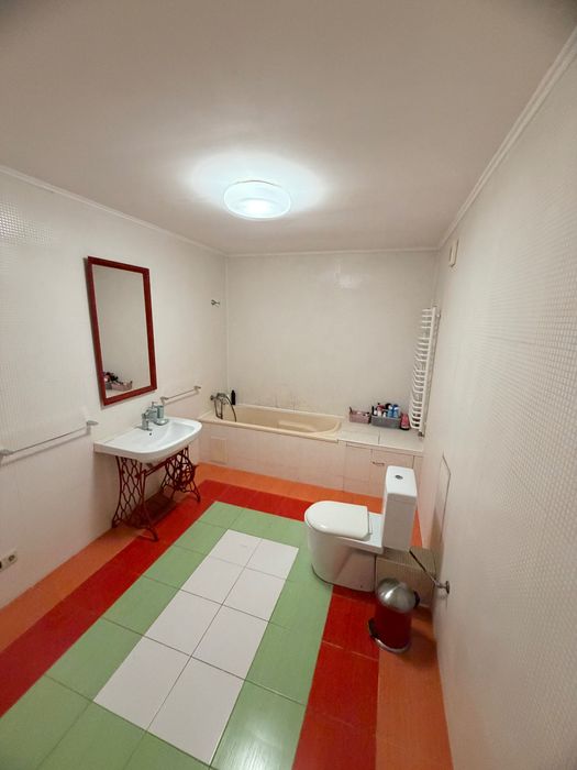 Простора квартира 121,4 м² з окремим входом — готова до проживання