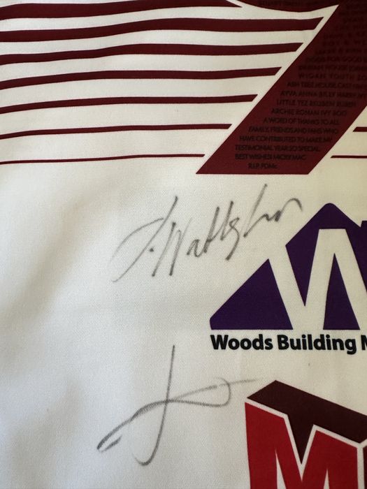 Продам оригінальну колекційну футболку Wigan Warriors 2017 з автографами гравців