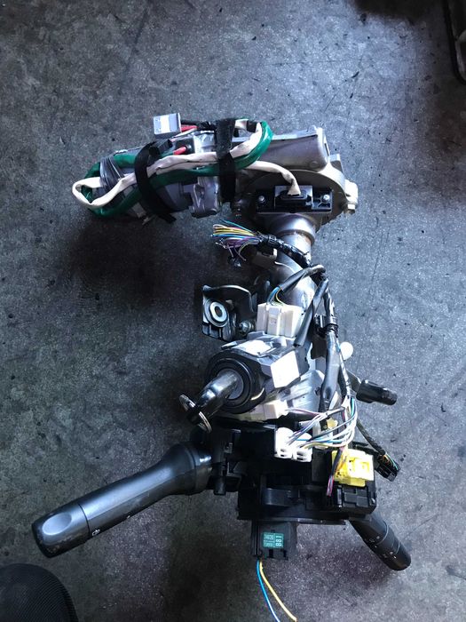 Рулевая рульова колонка замок Toyota Verso Verso-S Verso S