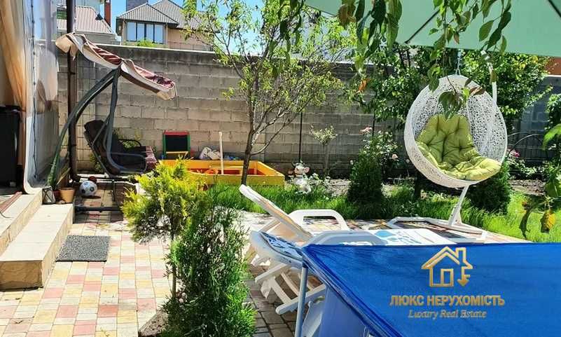 Сдаётся  посуточно красивый большой дом в Совиньоне
