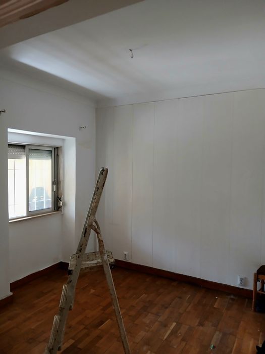Alugo andar de moradia t3 com 1300m quardrados de terreno