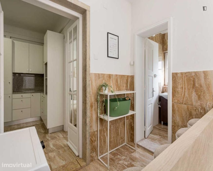 Quarto - localizado em Alvalade Lisbon