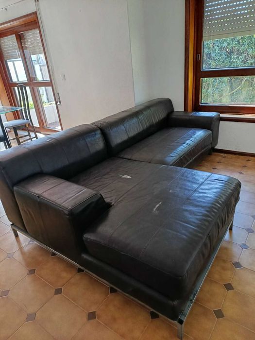 Sofá em pele com chaise longue
