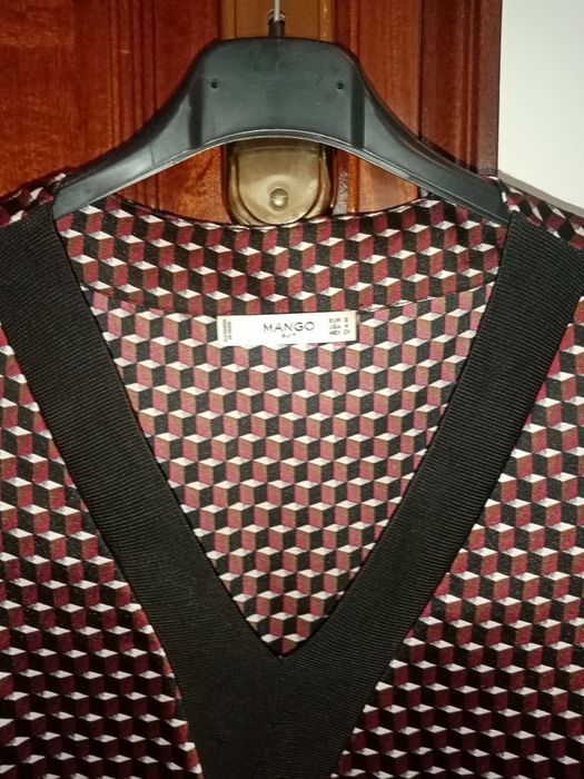 Blusa como nova da Mango