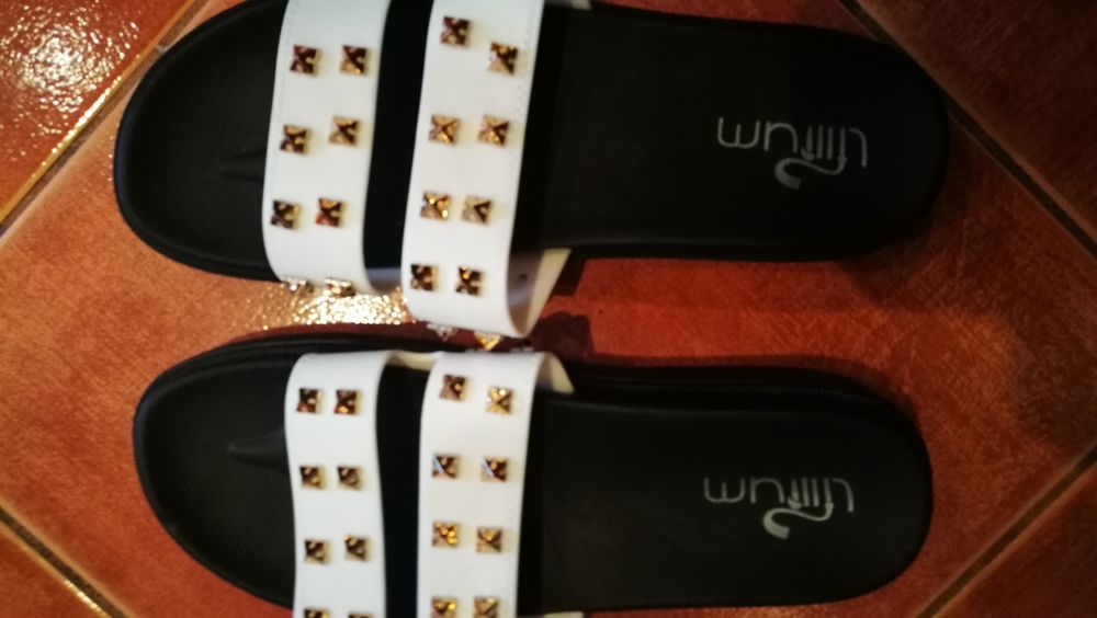 Klapki rozm 40 białe