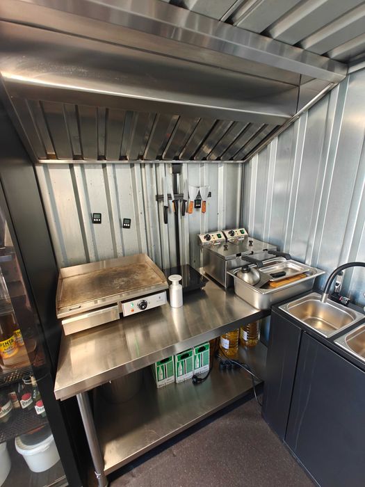 Kontener gastronomiczny - burger, 4 x 2,3 m
