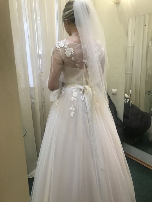 Весільна сукня жіноча