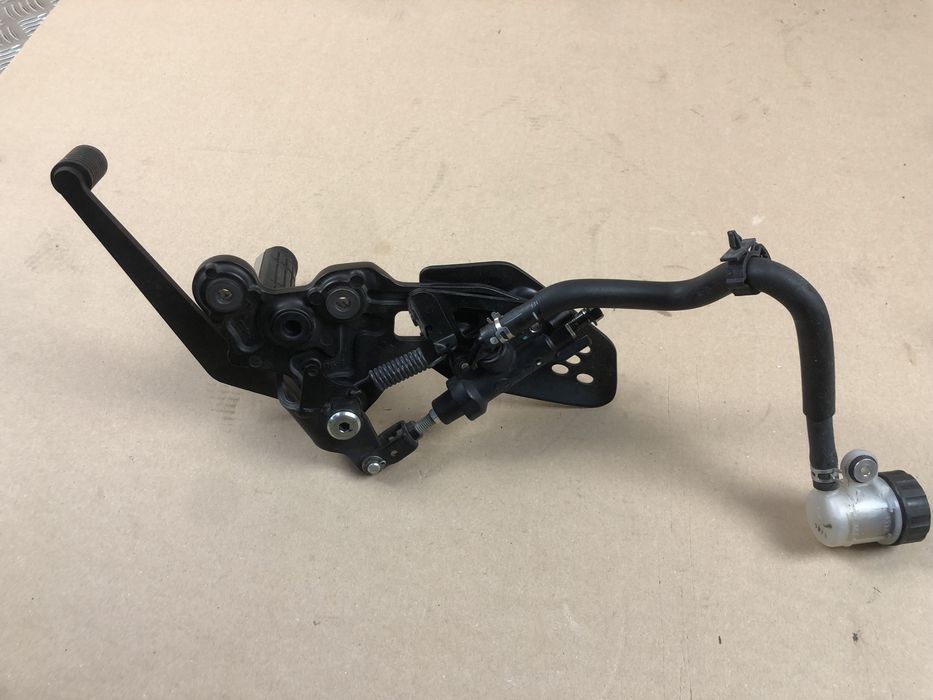 Yamaha MT07 Prawy Set Kierowcy Dźwignia Hamulca Pompa Podnóżek Przód