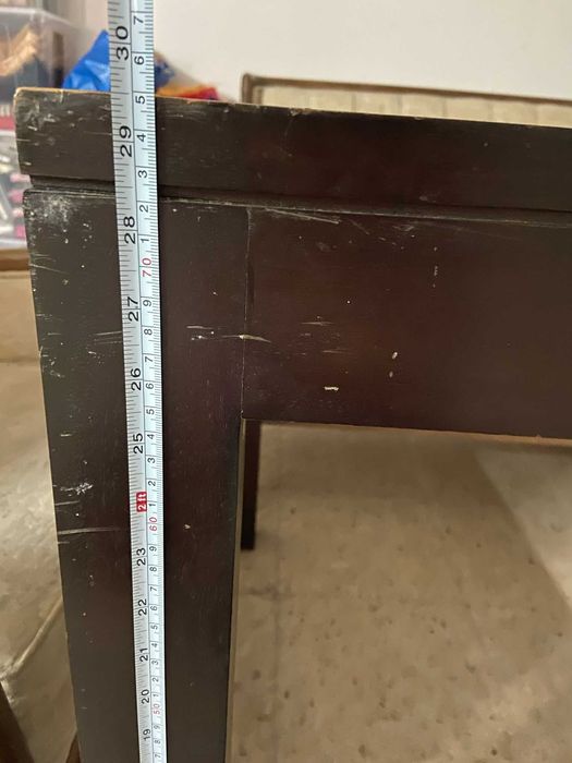 Mesa de madeira de jantar