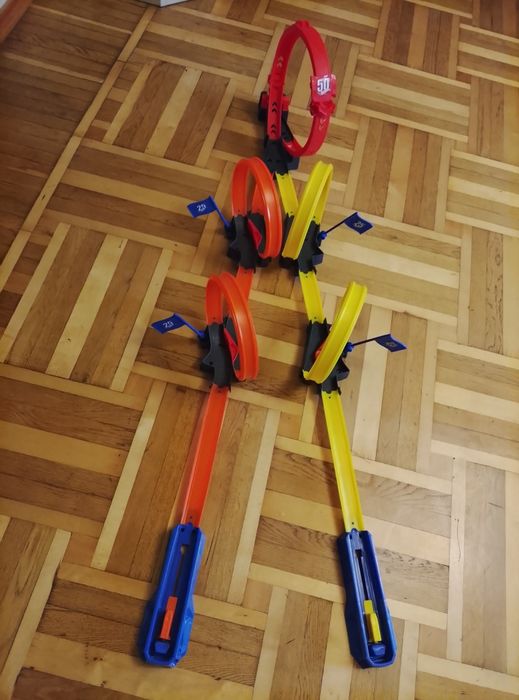 Трек Hot Wheels Карколомні трюки в петлях