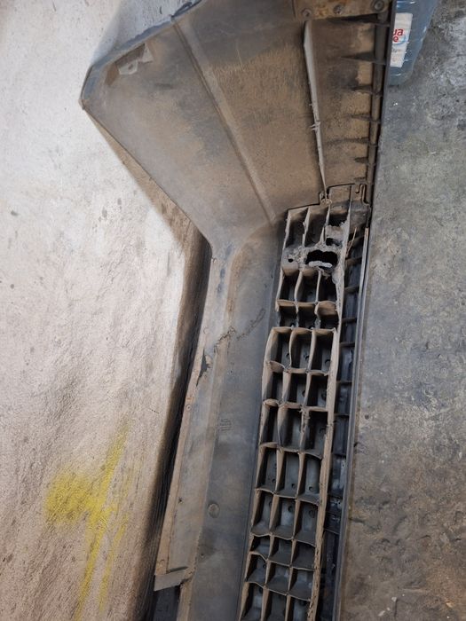 Продам бампер пежо 405