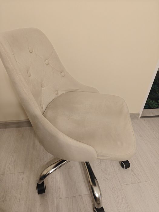 Fotel biurowy obrotowy