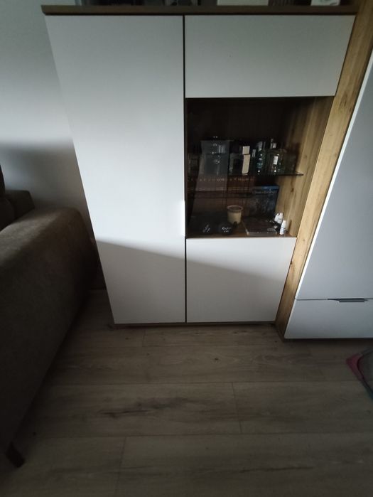 Witryny i komoda
