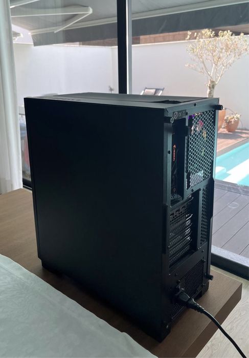 Computador gaming semi novo com oferta de monitor,rato e teclado