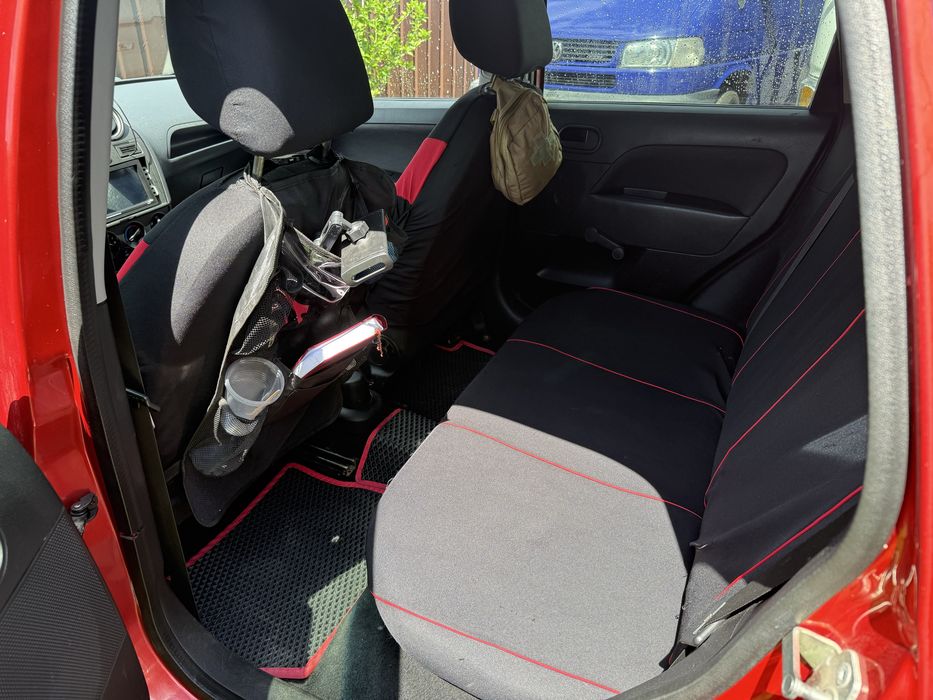 Продам машину Ford fiesta
