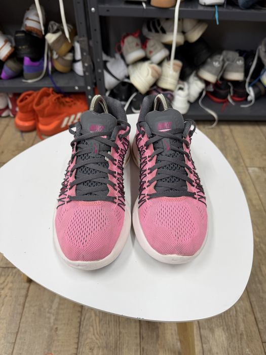 Оригінальні жіночі кросівки Nike Free Run