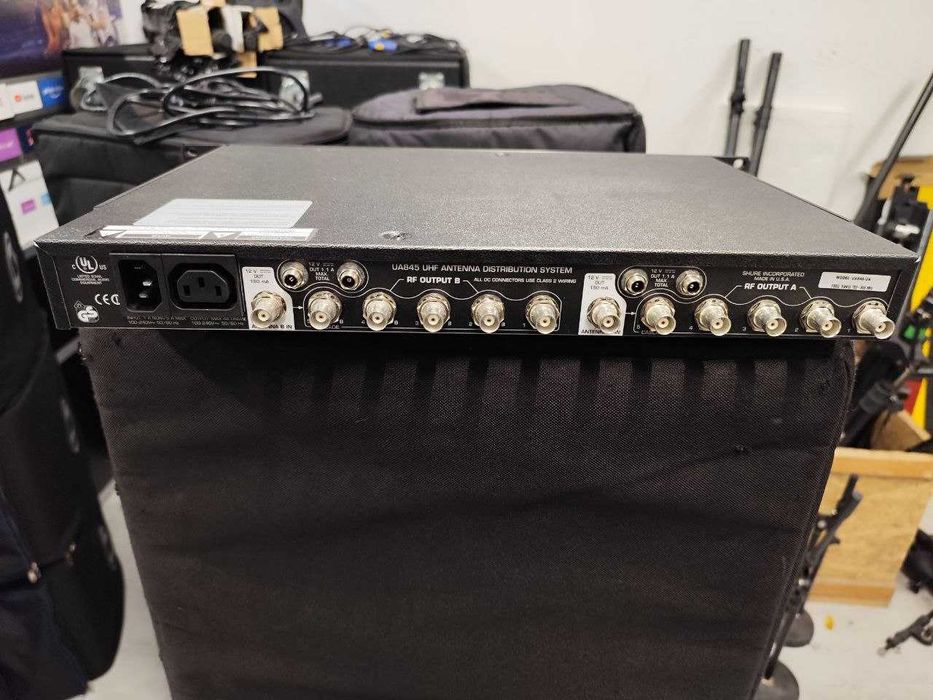 Антенний дистриб'ютор для мікрофонів. Антенний підсилювач.