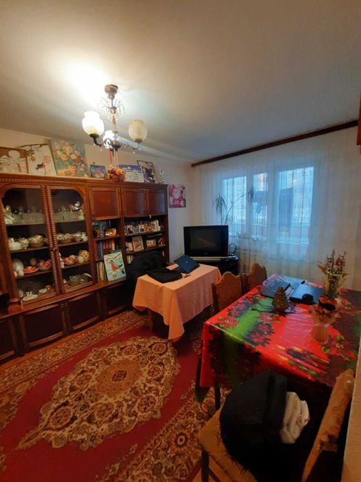 3к Озерна 75.10 кв.м., вул.Залізняка Торг