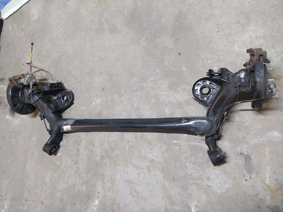 Балка підрамник задній Kia Soul EV 14-19 55100B2341