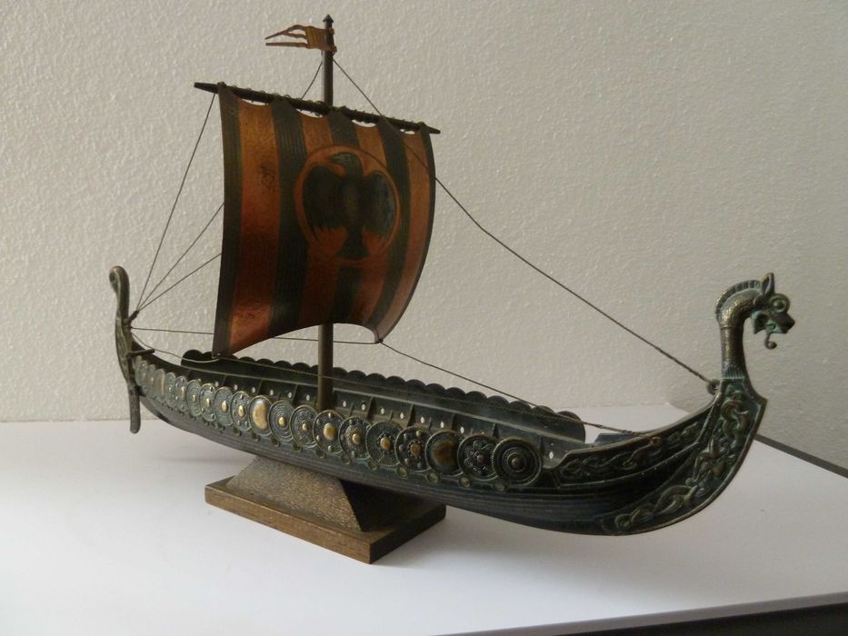 Barco Drakkar Vikingo
