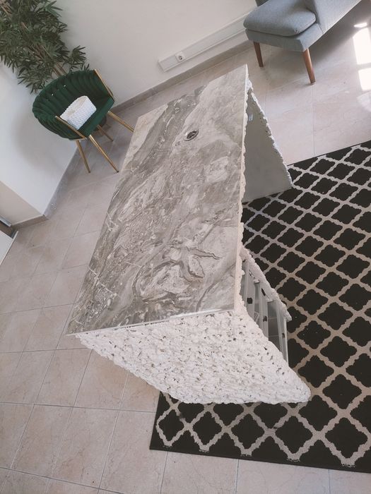 Mesa de trabalho para manicure com arrumação